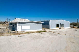 Kenedy, TX Warehouse - 205 E Dailey St