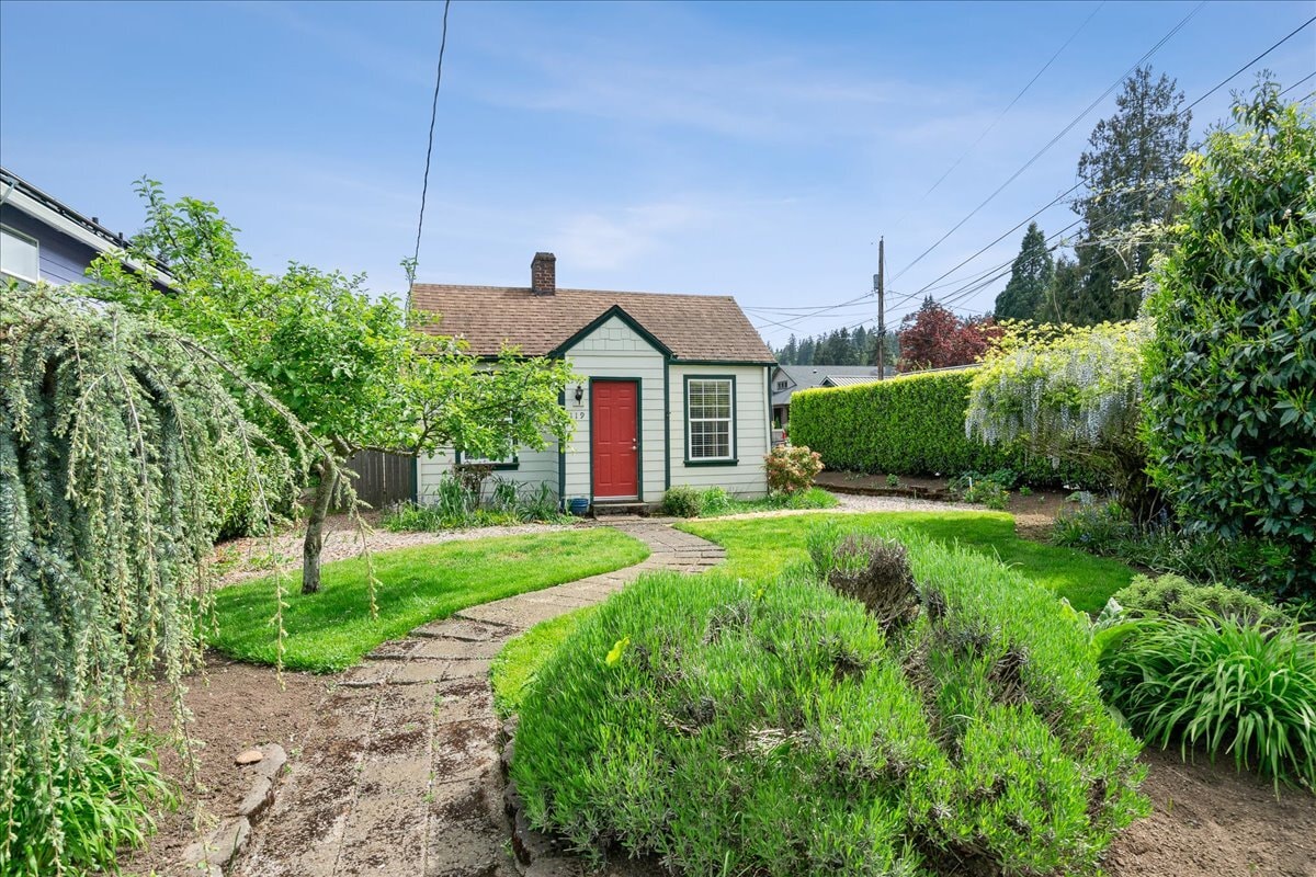 119 Wesley (605 Miller) St, Silverton, OR for Sale