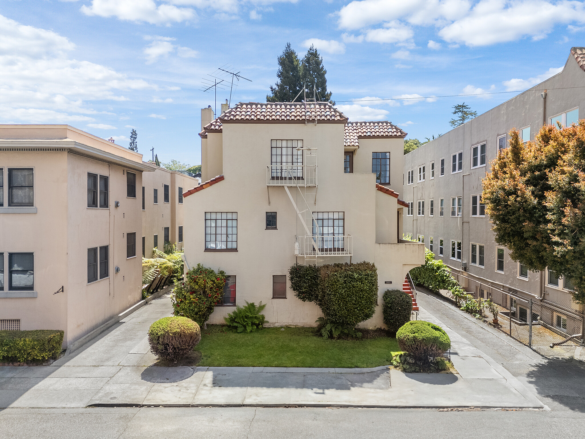 83 Glen Ave, Oakland, CA for Sale