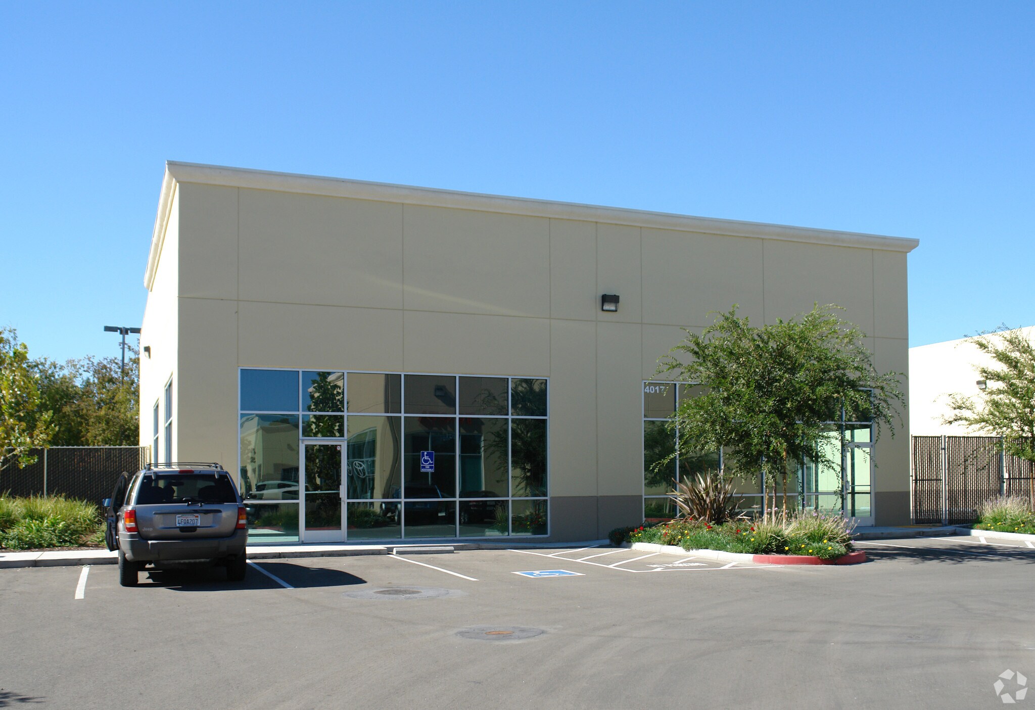 4017 Vista Park Ct Sacramento, CA 95834 Flex Property for Sale on