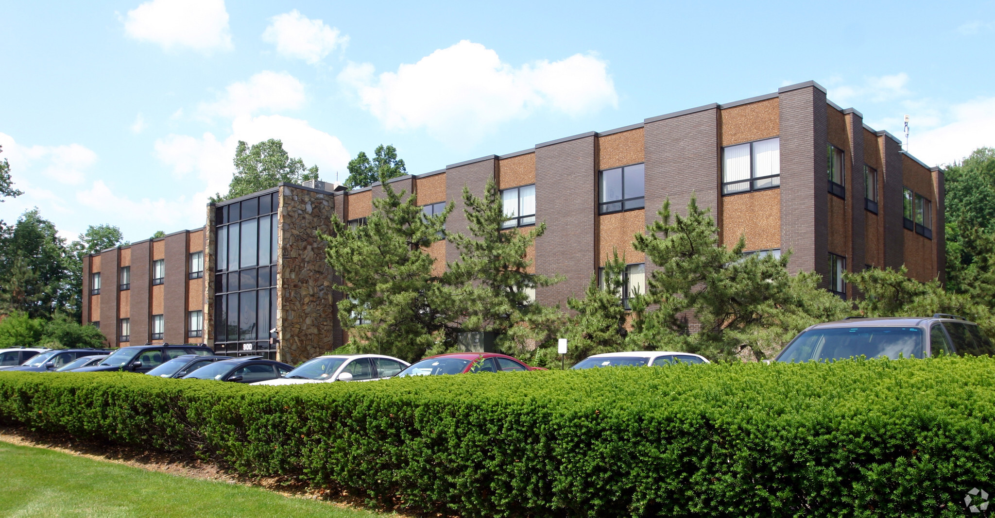 900 Corporate Dr, Mahwah, NJ for Rent