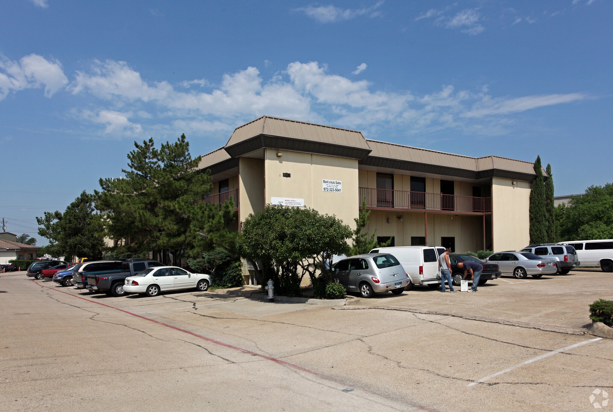 1039 N Interstate 35E, Carrollton, TX for Rent