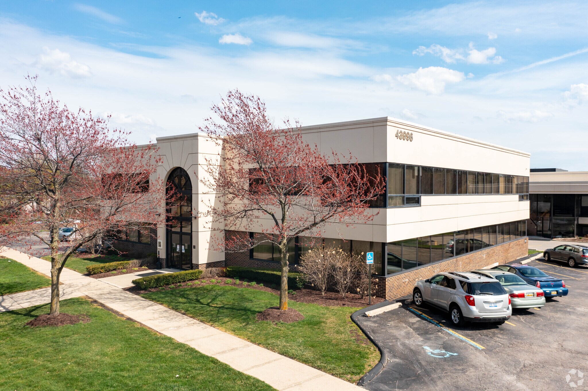 43996 Woodward Ave, Bloomfield Hills, MI for Rent