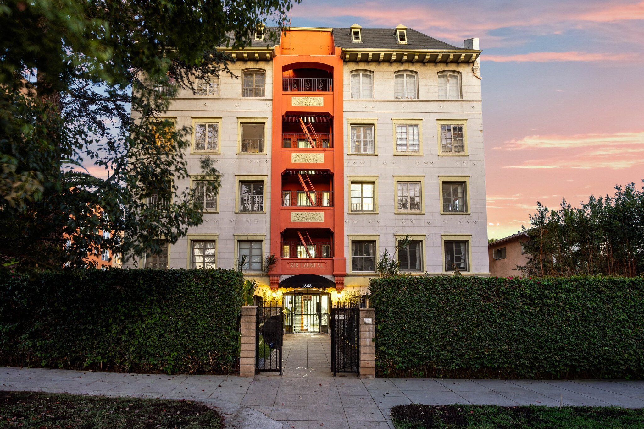 1848 N Gramercy Pl, Hollywood, CA for Sale
