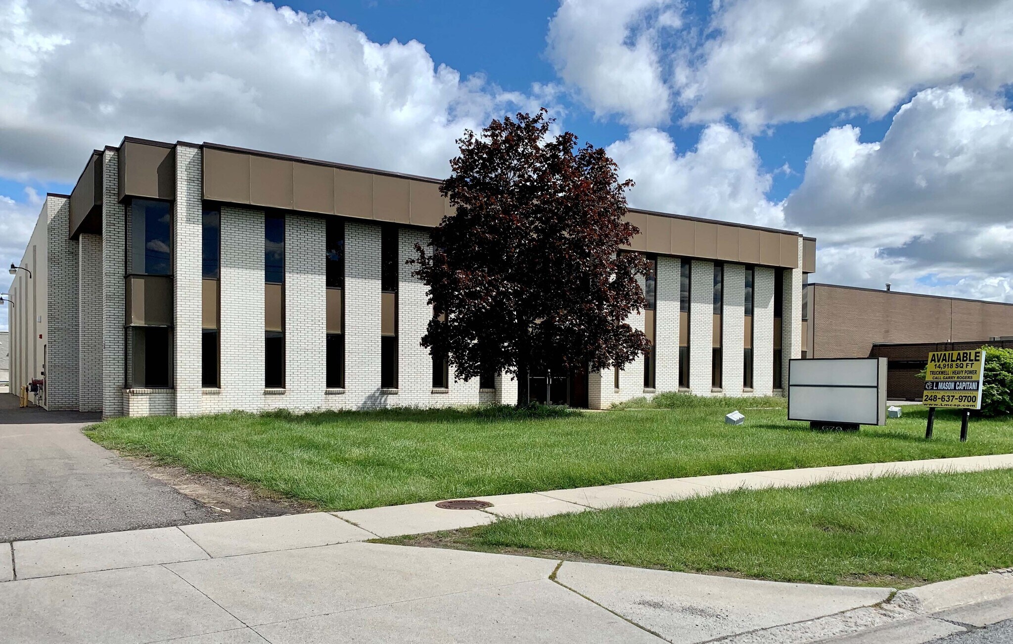 679 E Mandoline Ave, Madison Heights, MI for Rent