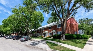 Joliet, IL Apartments - 835 N Raynor Ave