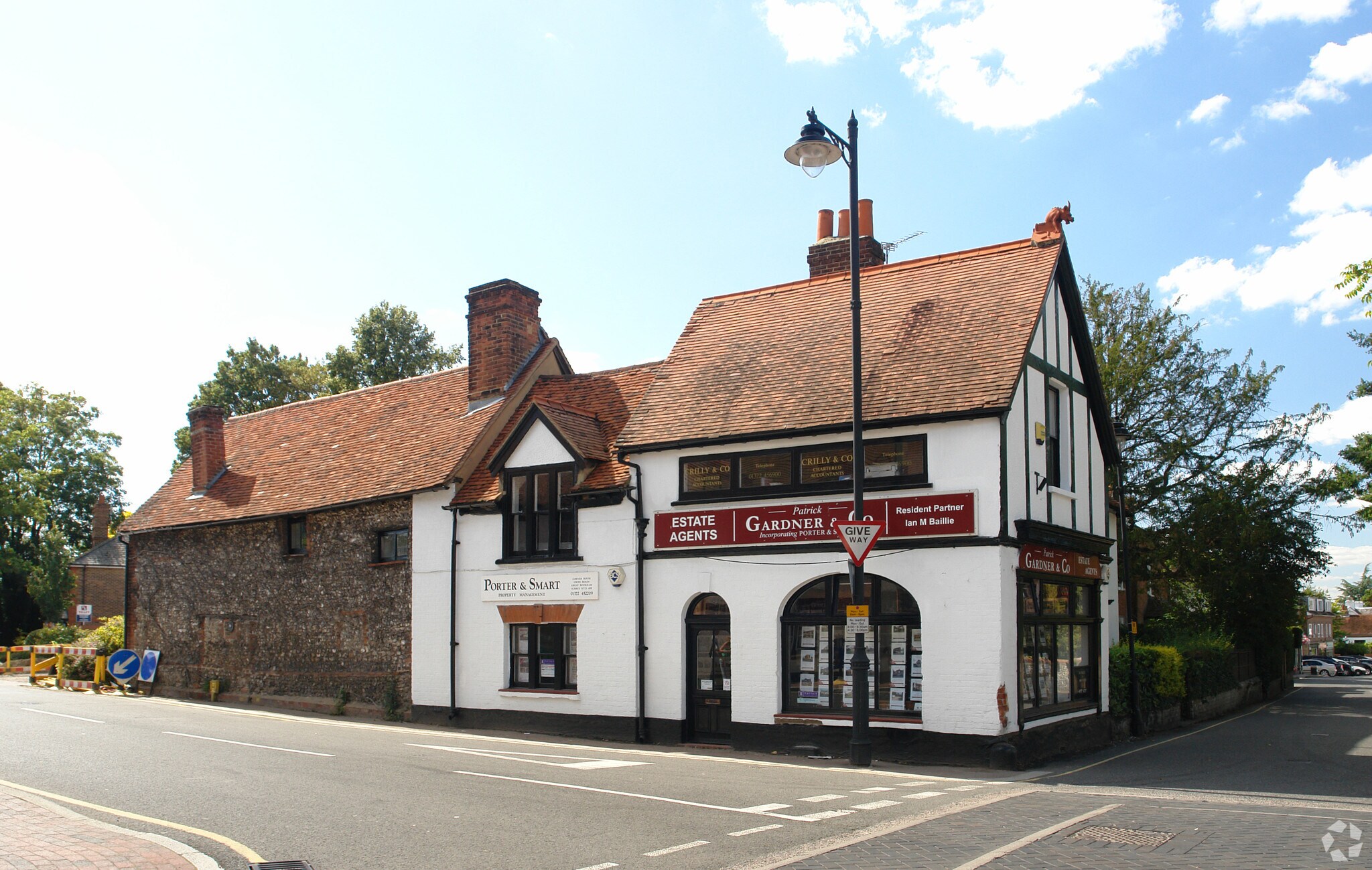 1 Church Rd, Leatherhead, SRY for Rent
