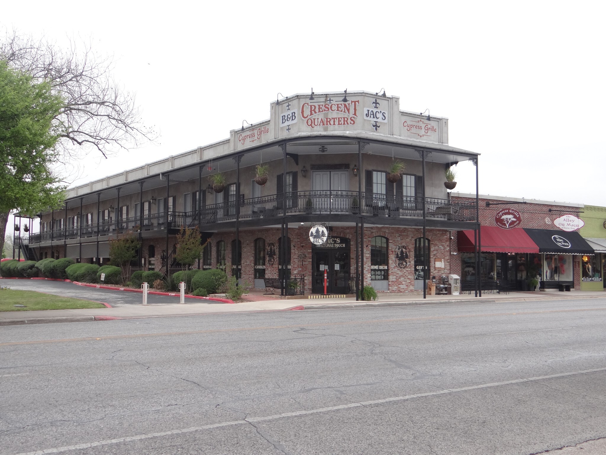 152-170 S Main St, Boerne, TX for Rent