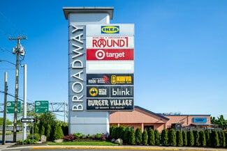 Hicksville, NY Retail - 358 Broadway Mall Hicksville, NY Retail - 358 Broadway Mall