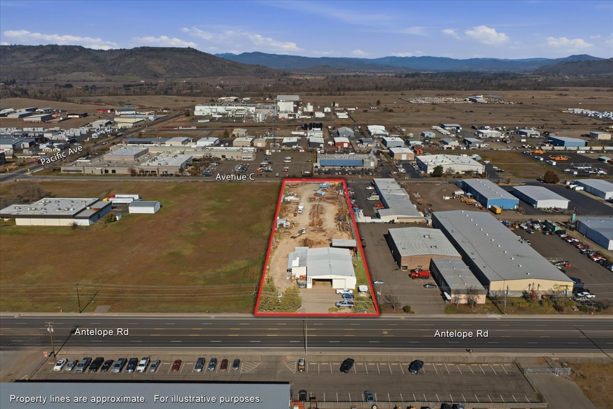 581 Antelope Rd, White City, OR for Sale