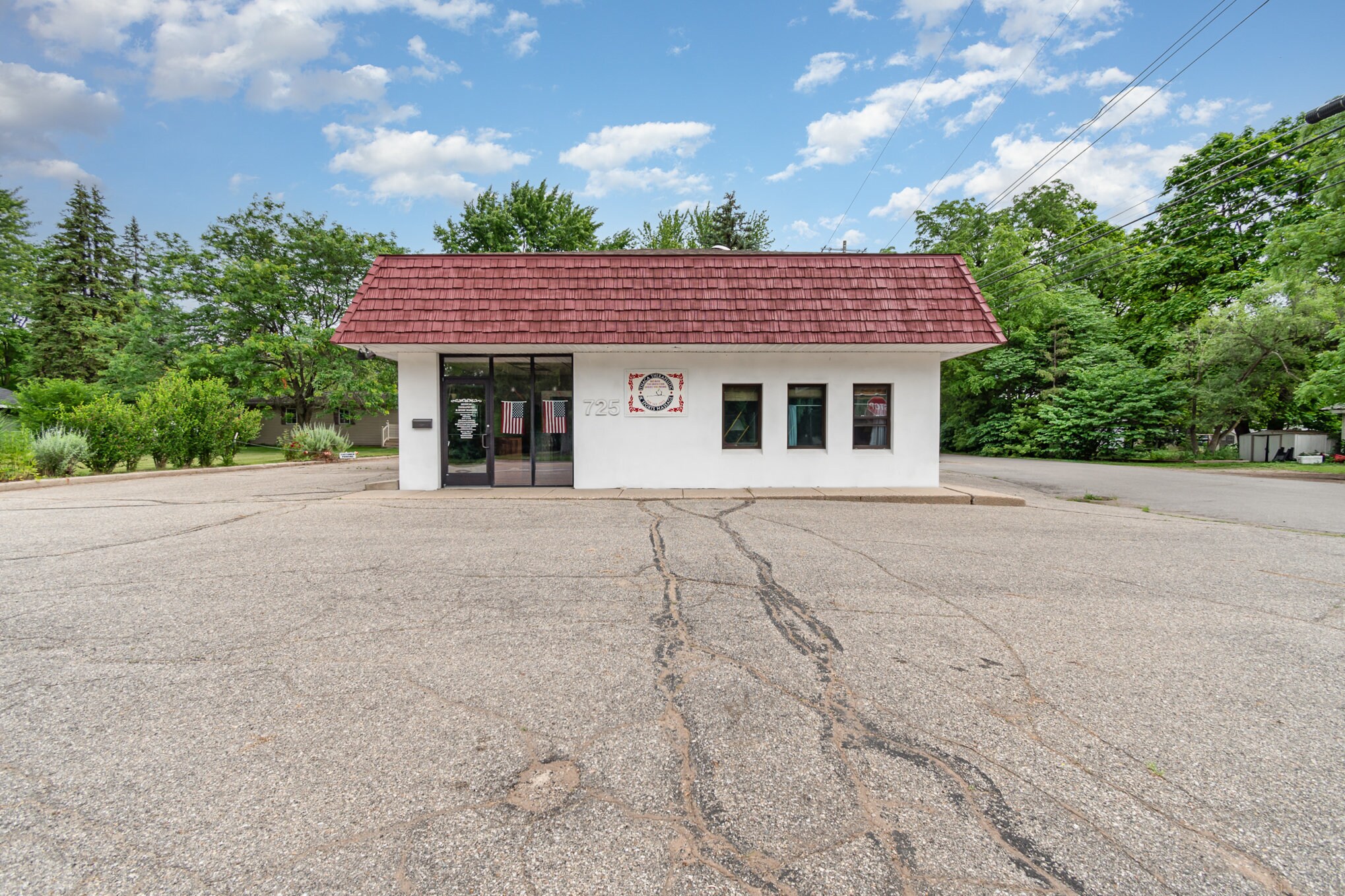 725 E Center St, Ithaca, MI for Sale
