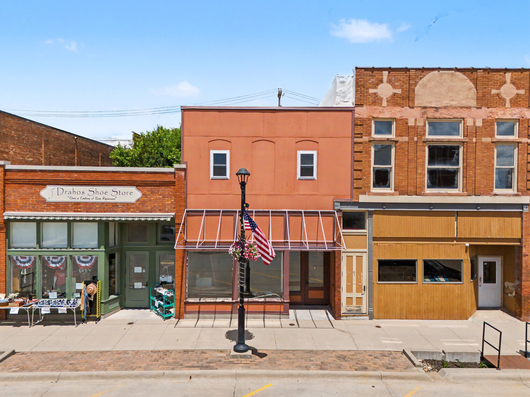 726 12th St, Belle Plaine, IA for Sale