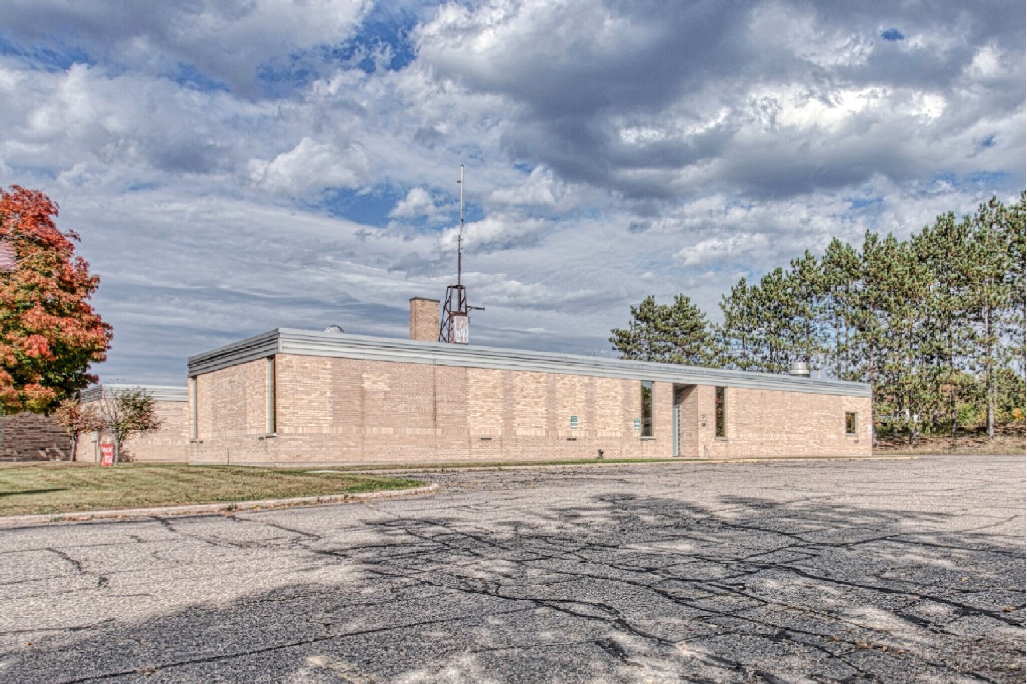 1401 Carpenter Ave Iron Mountain, MI 49801 Office Property for Lease