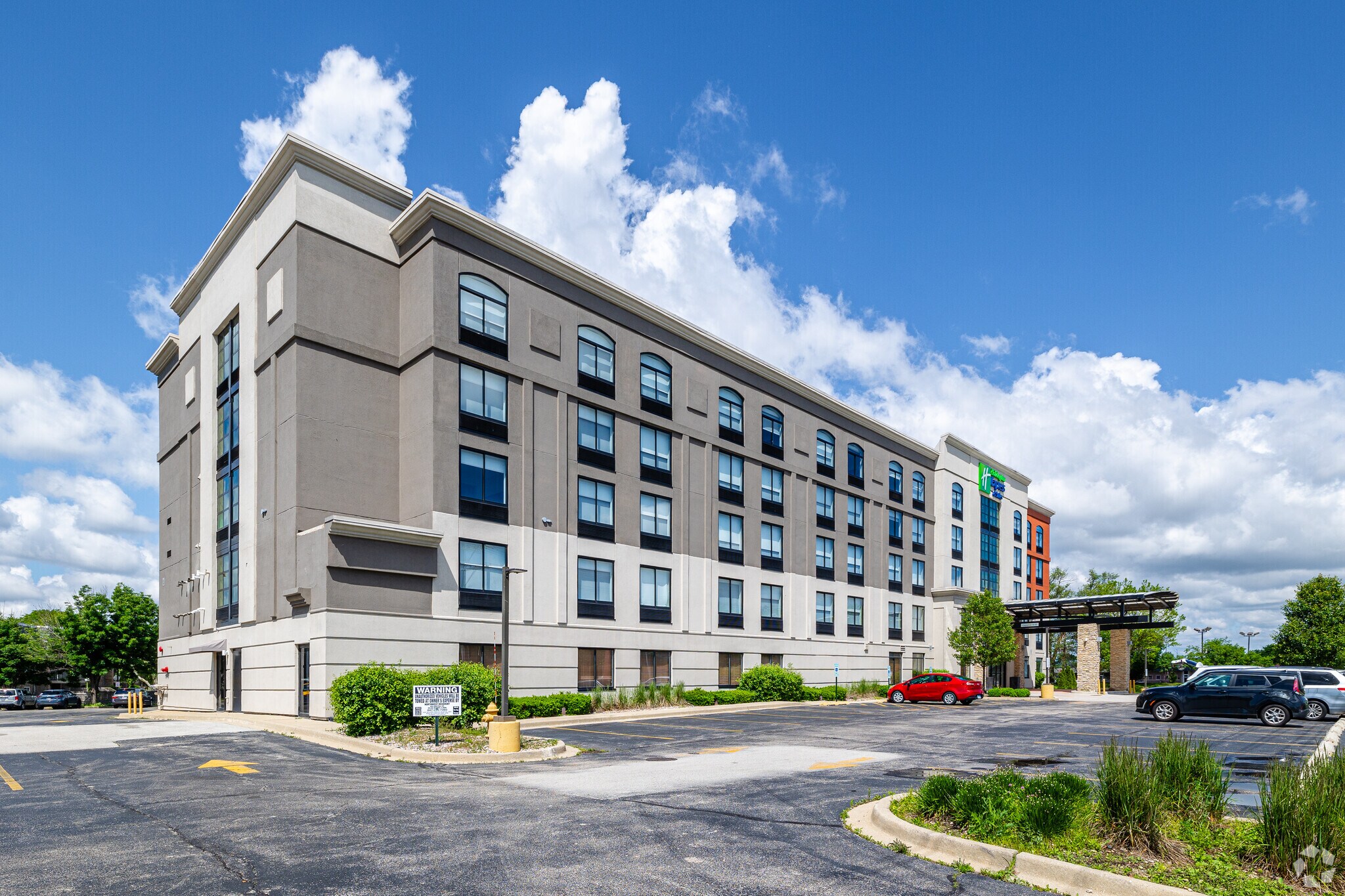 600 Milwaukee Ave Prospect Heights, IL 60070 Hospitality Property for