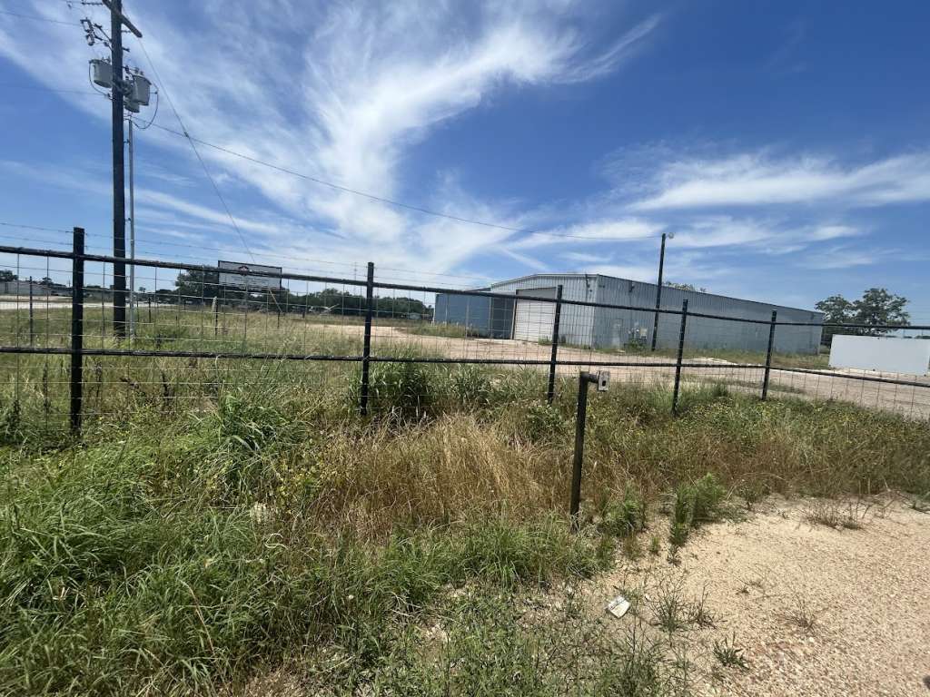 304 E York St, Ganado, TX for Sale