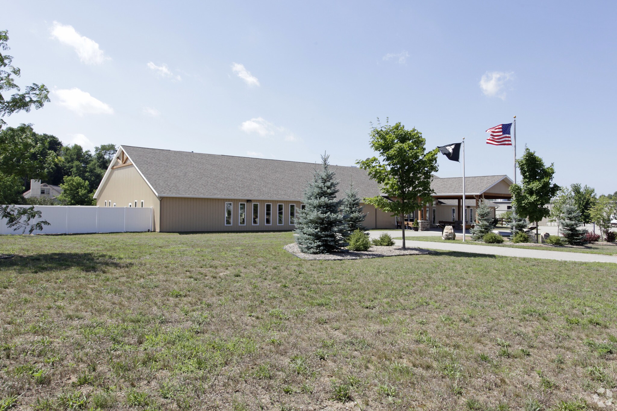 330 Rockford Park Dr, Rockford, MI for Sale