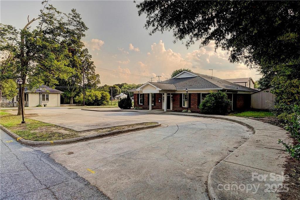 112 Oak St, Cherryville, NC for Sale