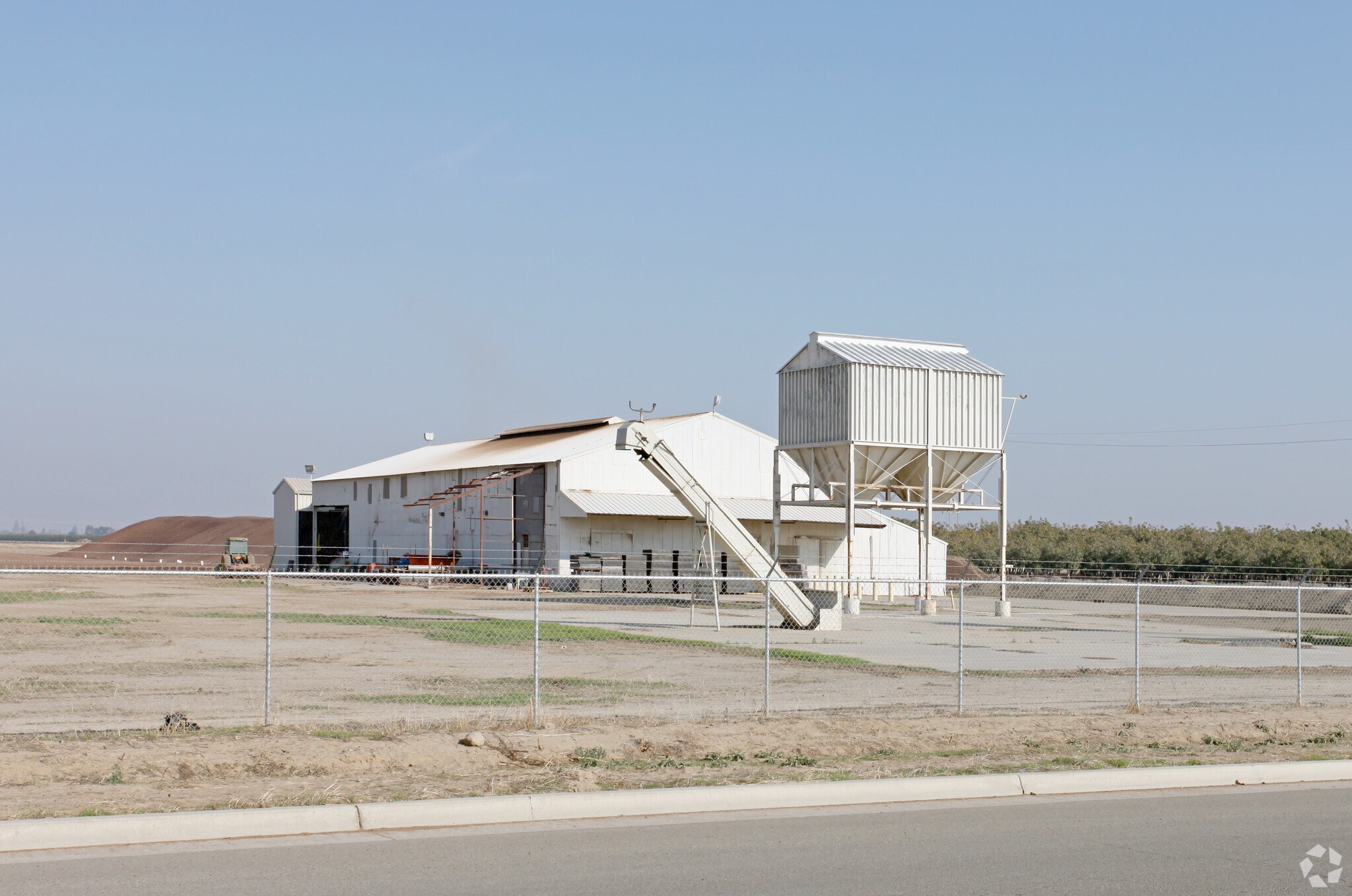 10386 Iona Ave, Hanford, CA for Sale