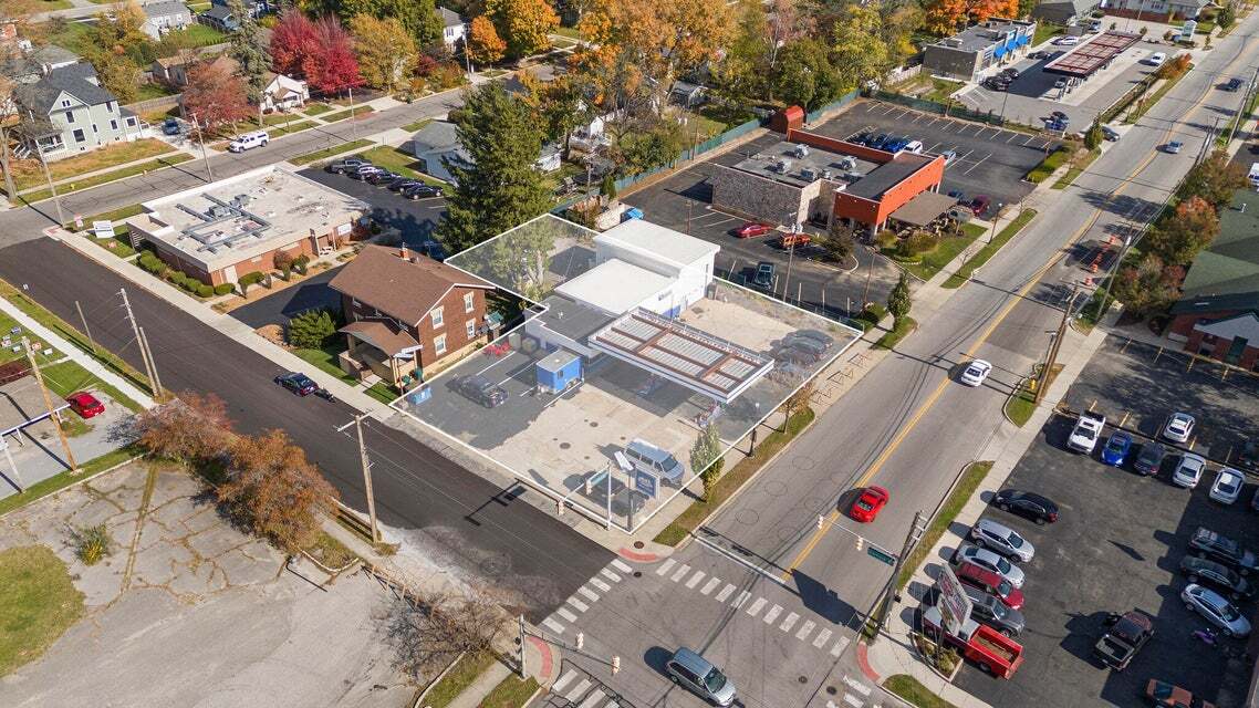 801 Lincolnway, Valparaiso, IN for Sale