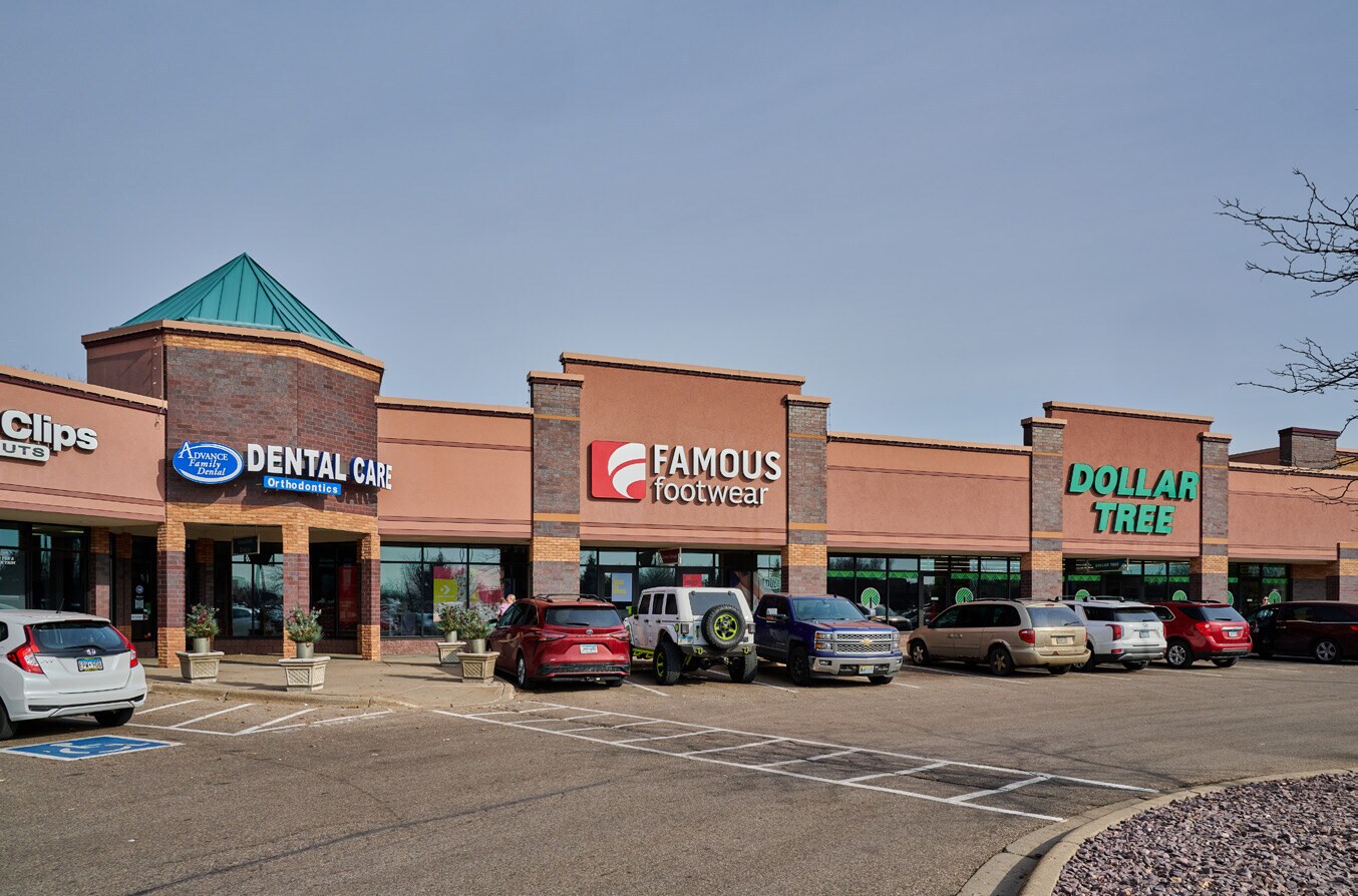 905-955 E County Rd E, Vadnais Heights, MN for Rent