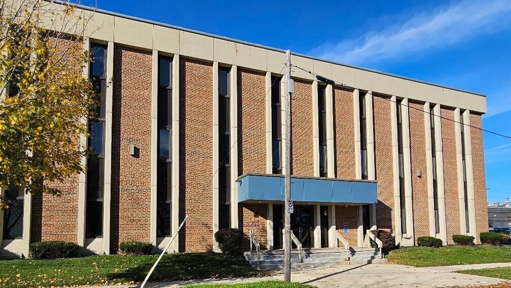 840 Lake Ave, Racine, WI for Sale