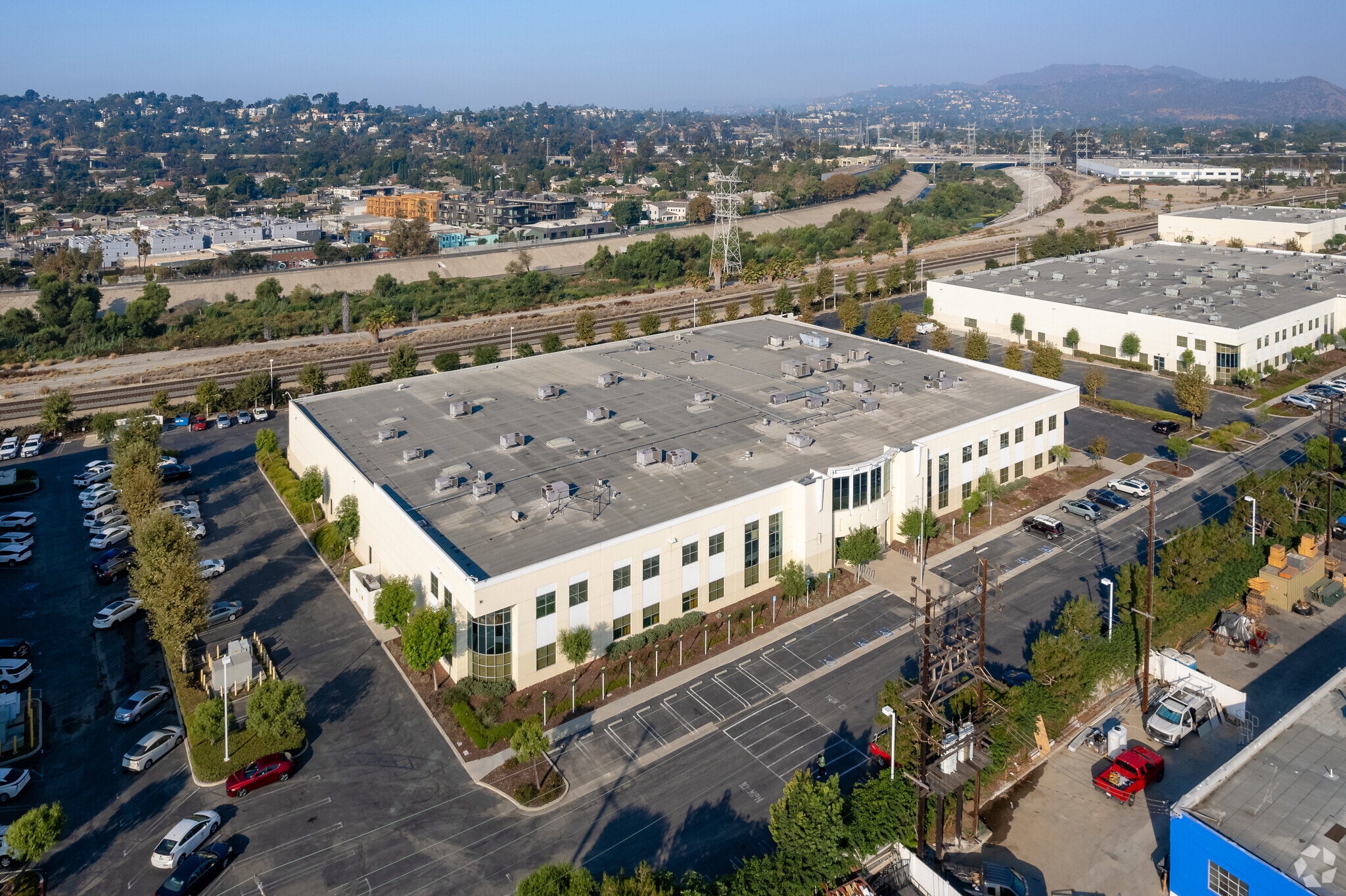 2710 Media Center Dr, Los Angeles, CA for Rent