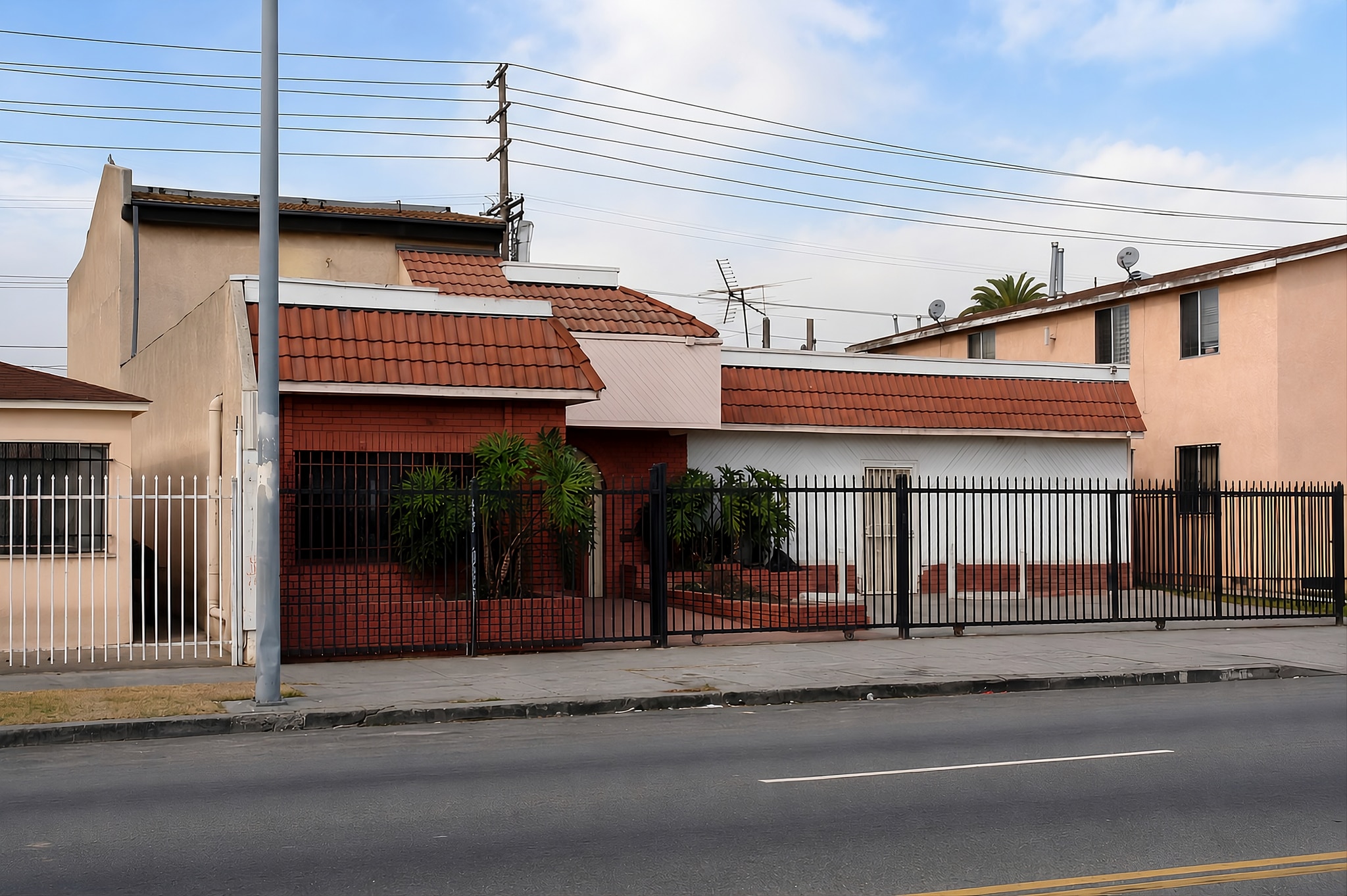 9511 S San Pedro St, Los Angeles, CA for Sale