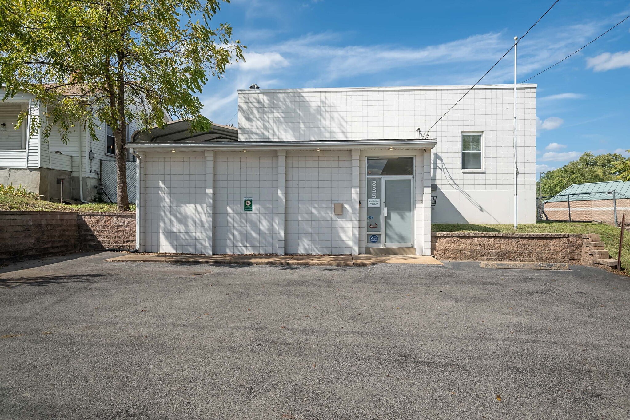 335 Lemay Ferry Rd Saint Louis, MO 63125 Office Property for Sale on