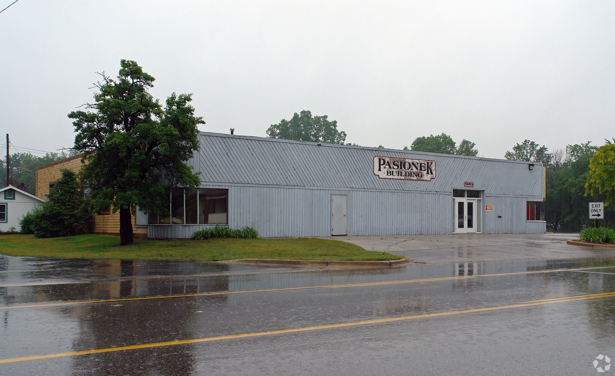 910 N Saginaw St, Saint Charles, MI for Sale
