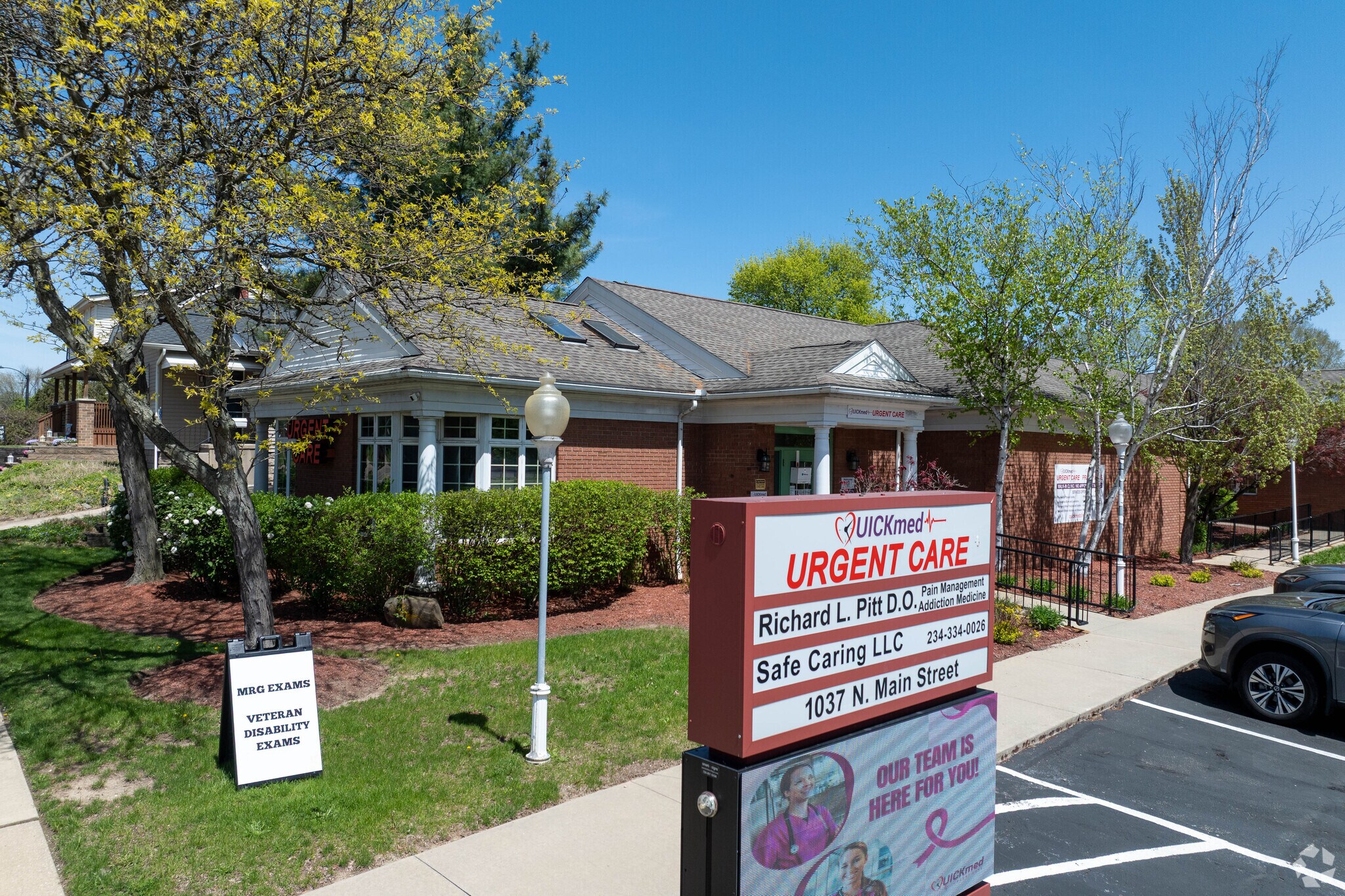 1037 N Main St, Akron, OH for Rent