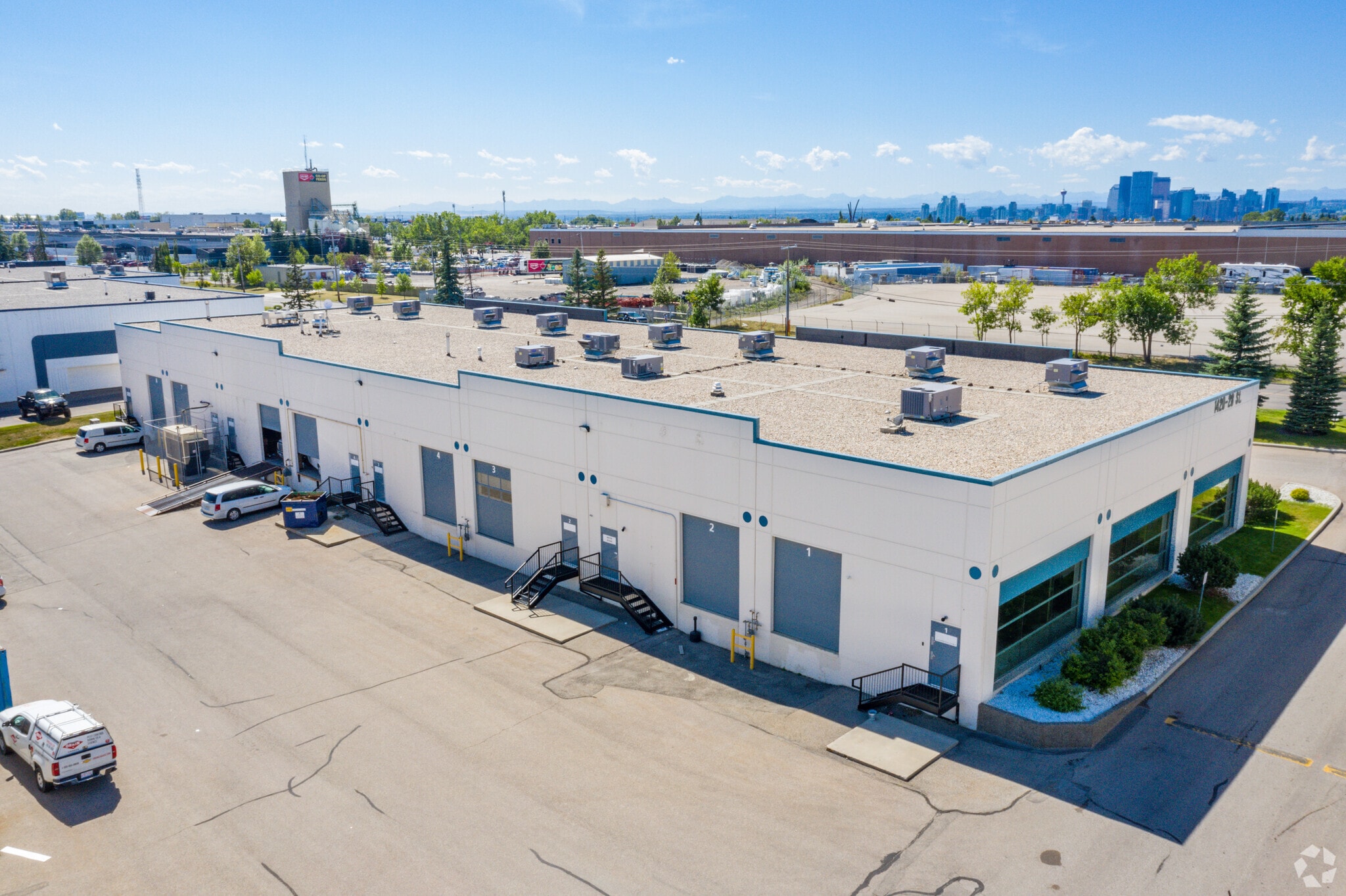 1420 28th St NE, Calgary, AB for Rent