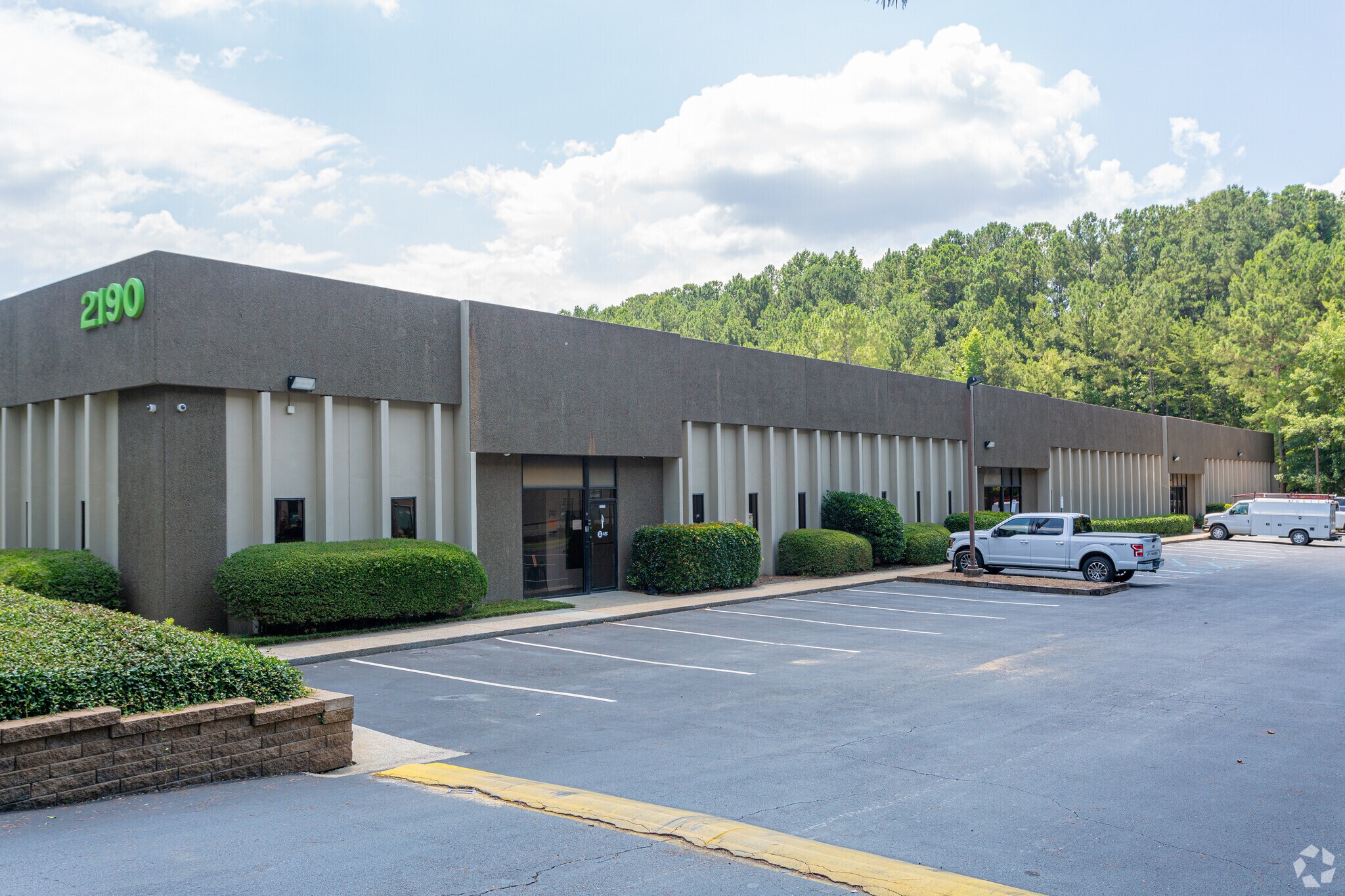 2190-2192 Parkway Lake Dr, Birmingham, AL for Rent