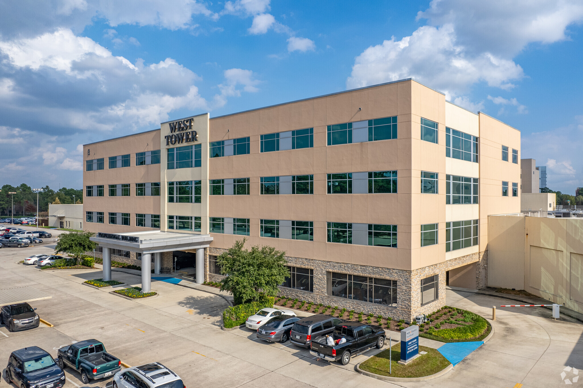 22999 Highway 59 N, Kingwood, TX for Rent