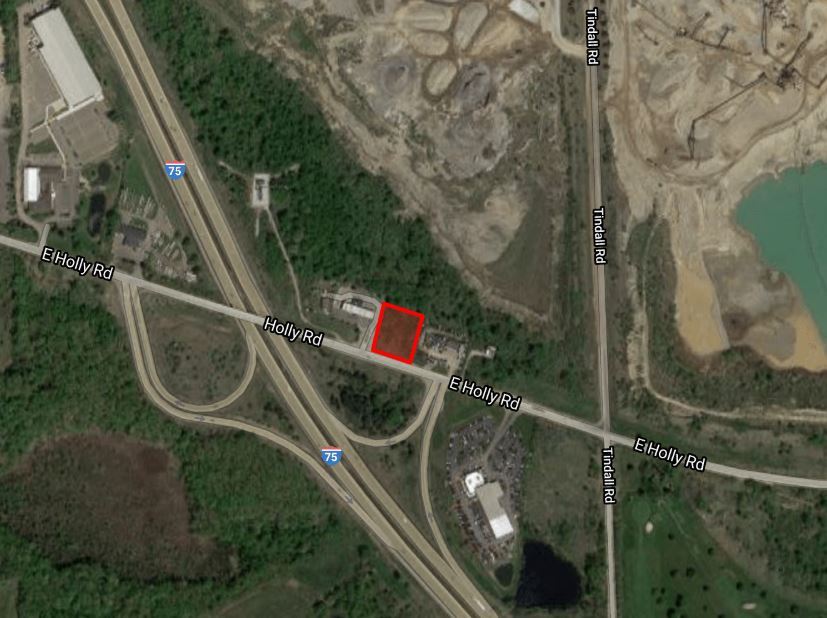 8453 E Holly Rd, Holly, MI for Sale