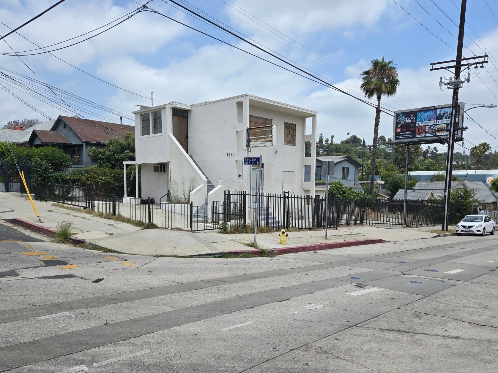 4283 Fountain Ave, Los Angeles, CA for Sale