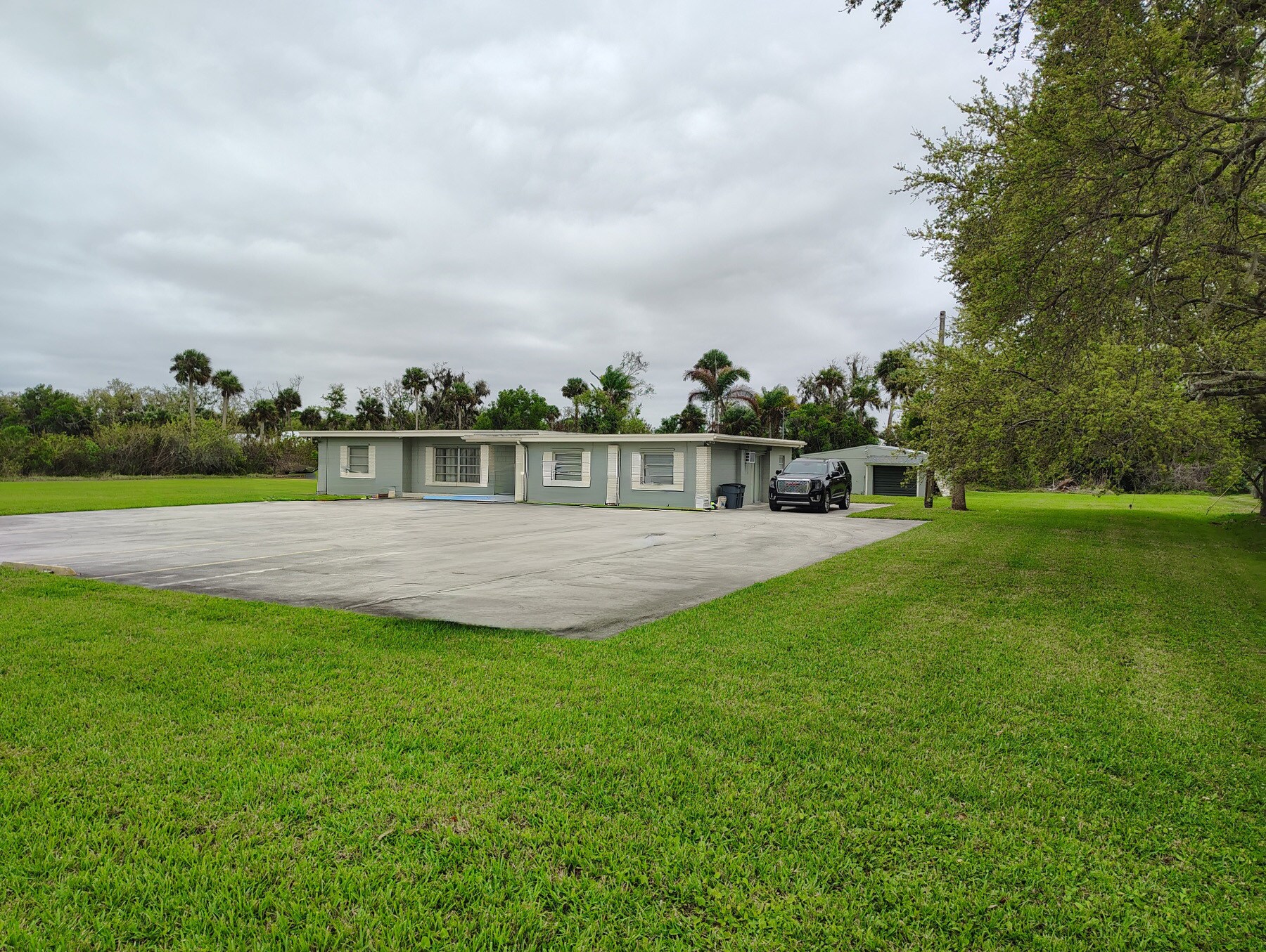 2401 W Midway Rd, Fort Pierce, FL for Sale