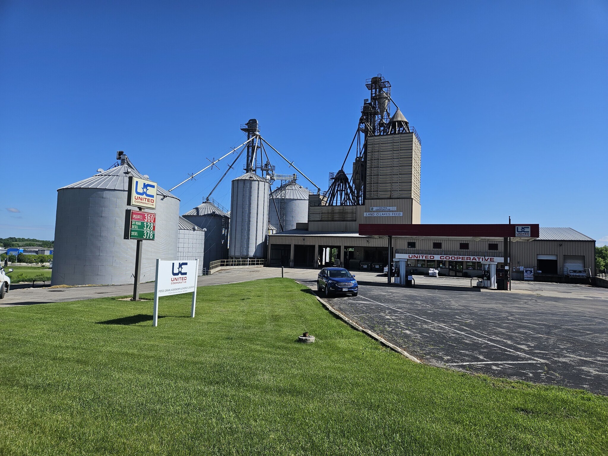 1112 W Sumner St, Hartford, WI for Sale
