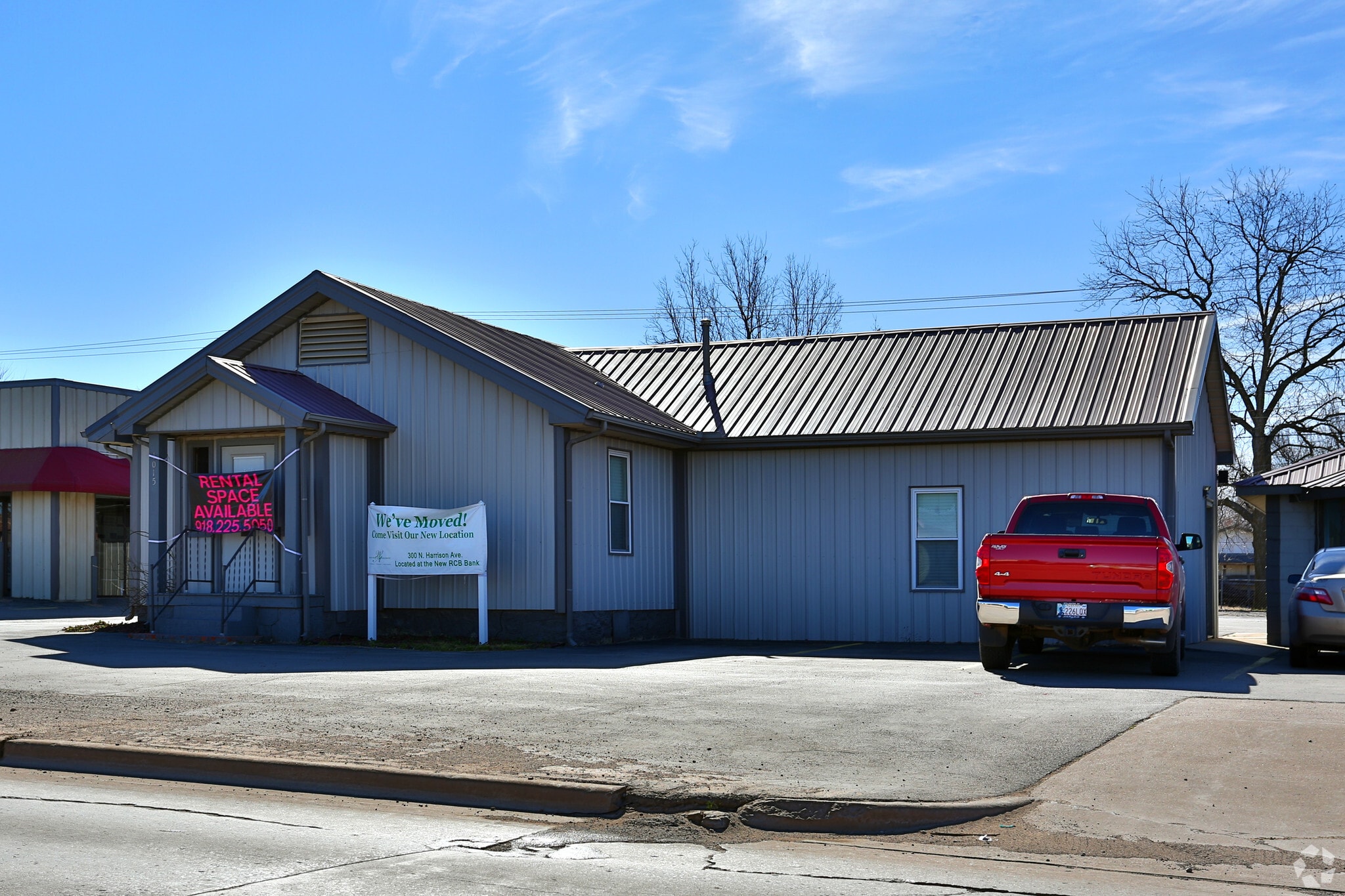 1015 E Main St, Cushing, OK for Rent