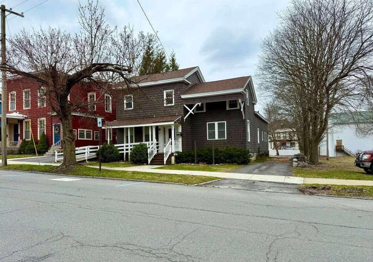 41 S Perry St, Johnstown, NY for Sale