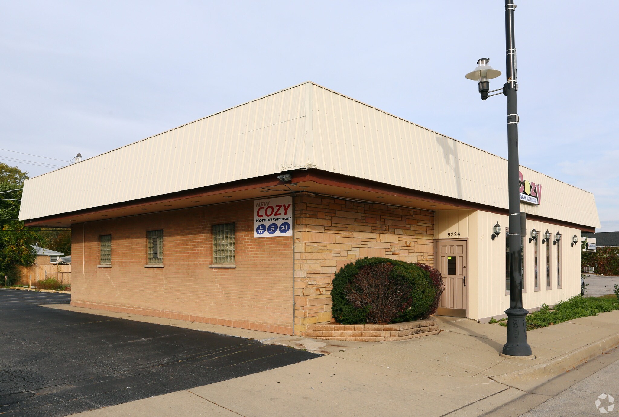 9224 N Waukegan Rd, Morton Grove, IL for Sale