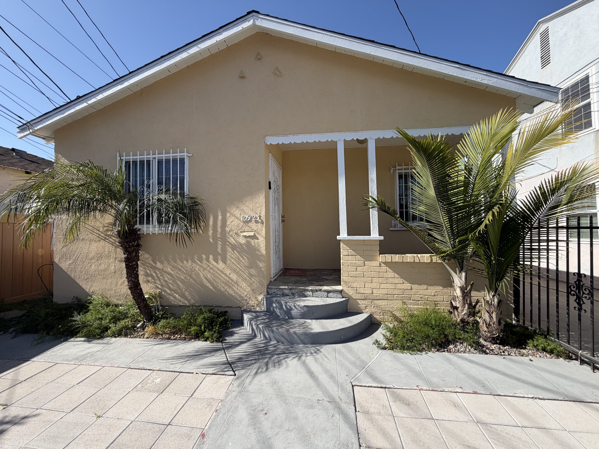 10923 S Inglewood Ave, Inglewood, CA for Sale