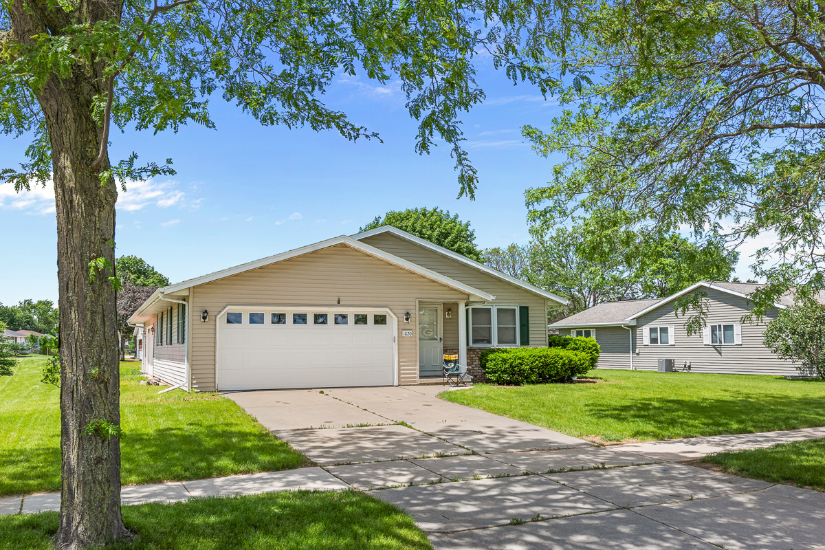 1820 Briquelet St, Green Bay, WI for Sale