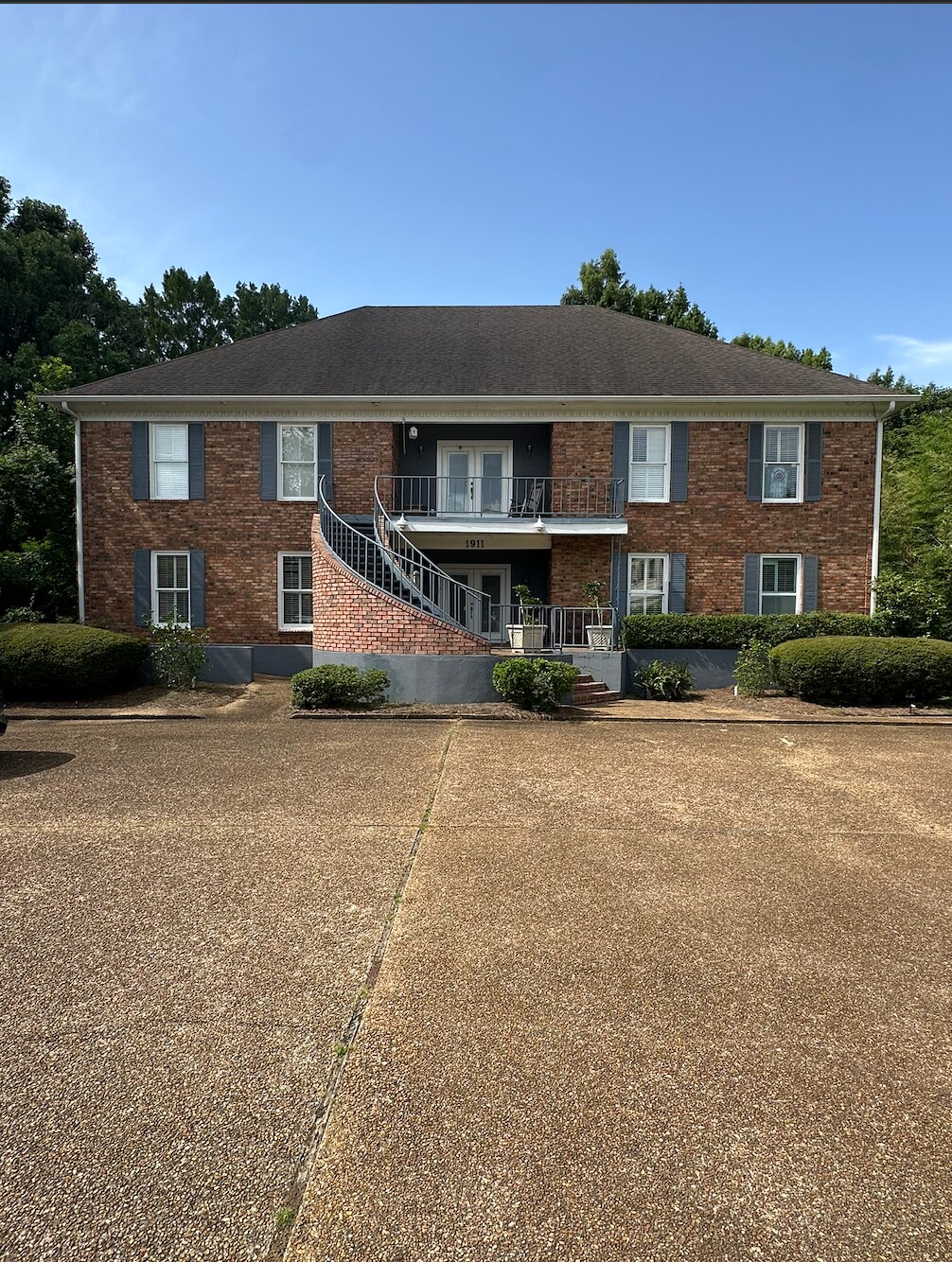 1911 Dunbarton Dr, Jackson, MS for Sale
