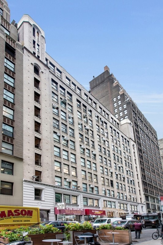213 W 35th St, New York, NY for Rent