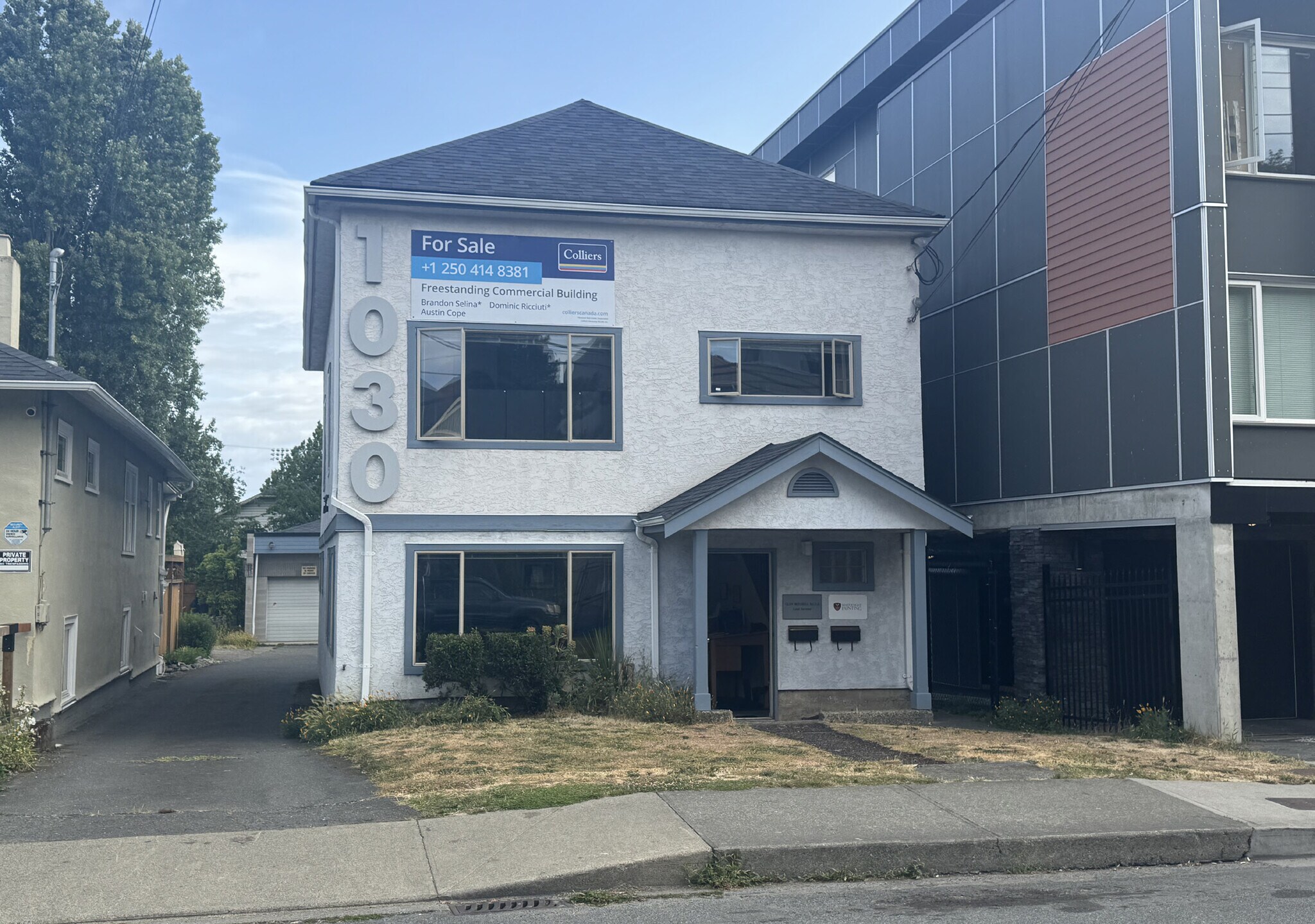 1030 N Park St, Victoria, BC for Sale