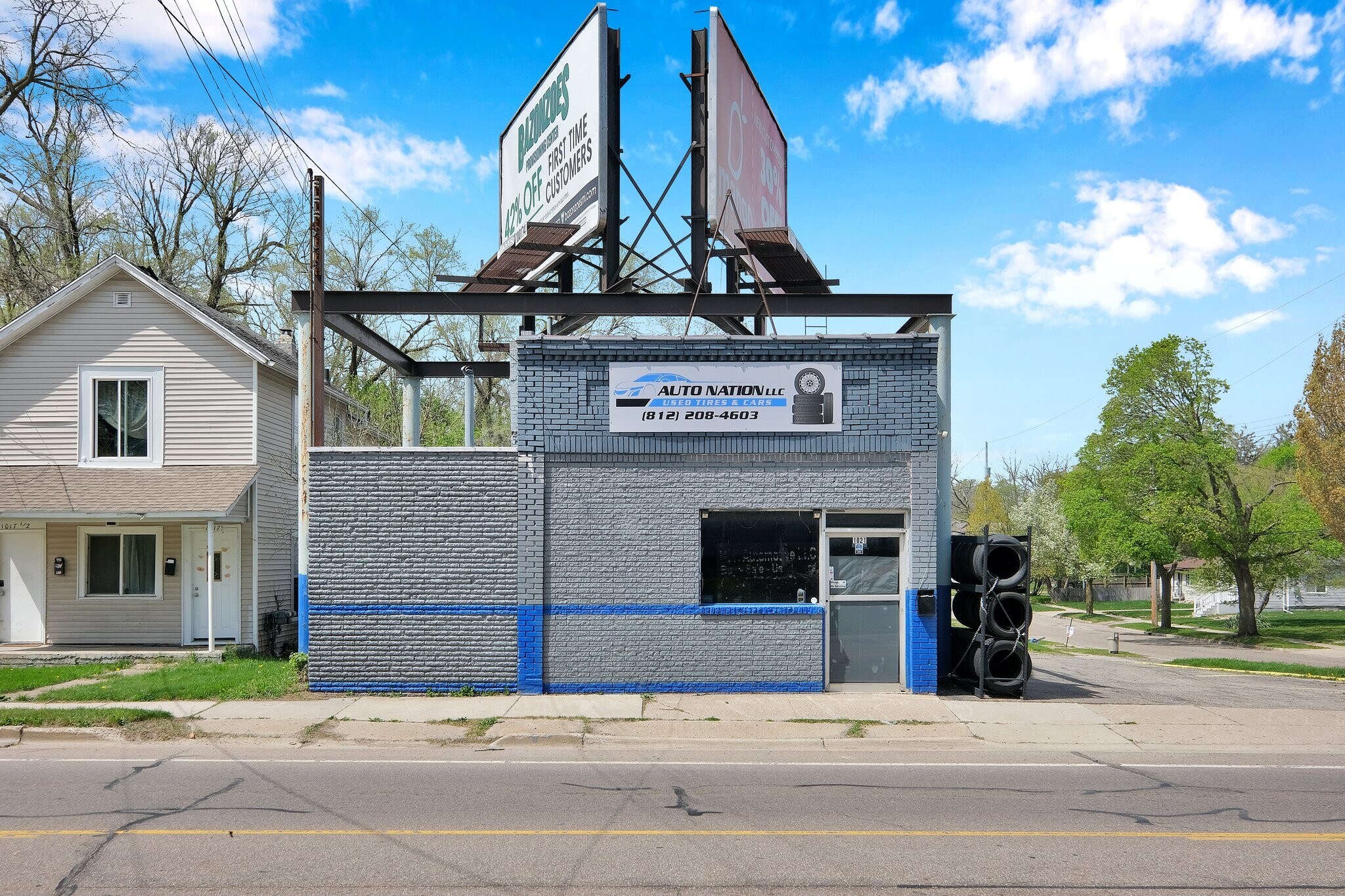 1021 N Martin Luther King Jr Blvd, Lansing, MI for Sale