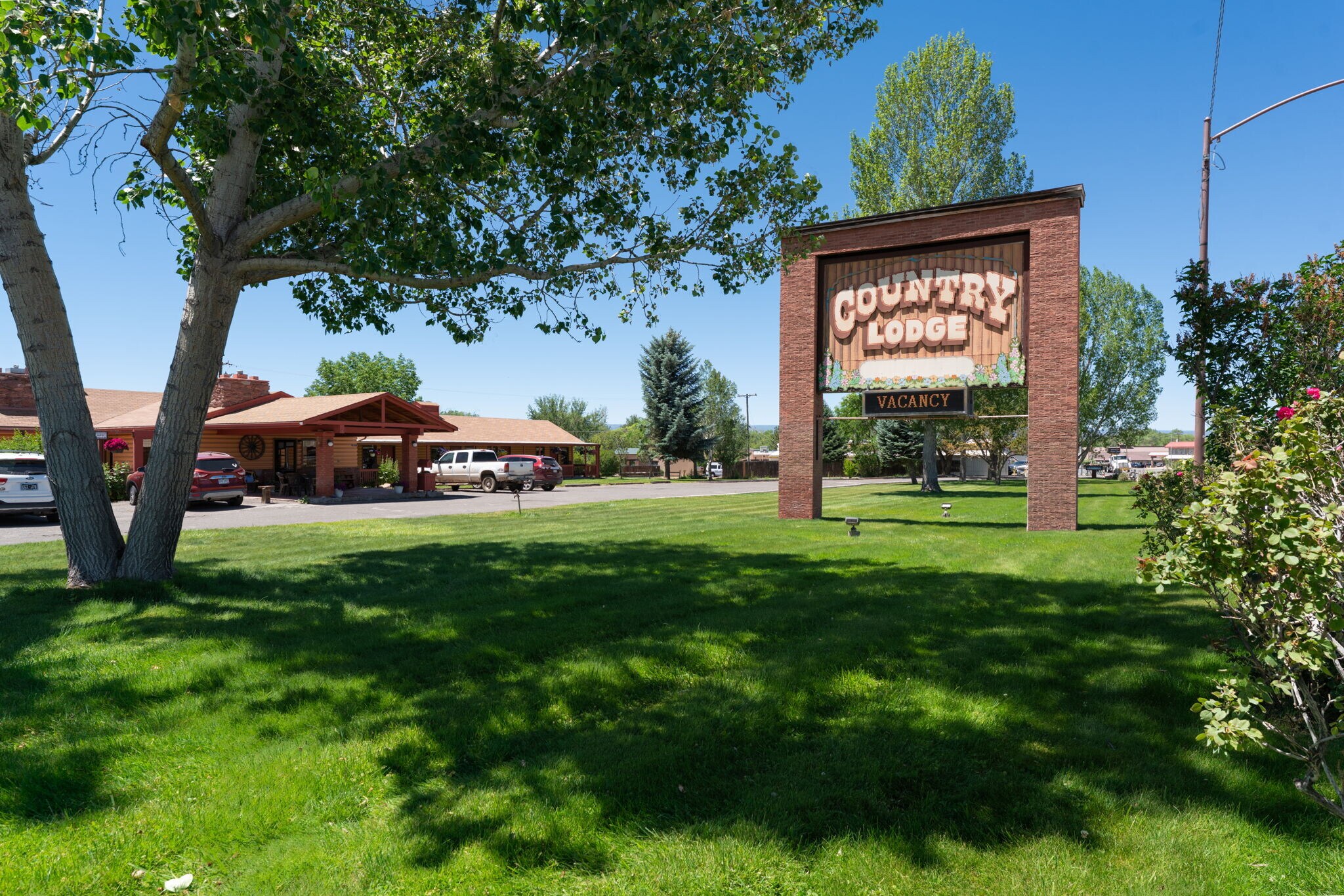 1624 E Main St, Montrose, CO for Sale