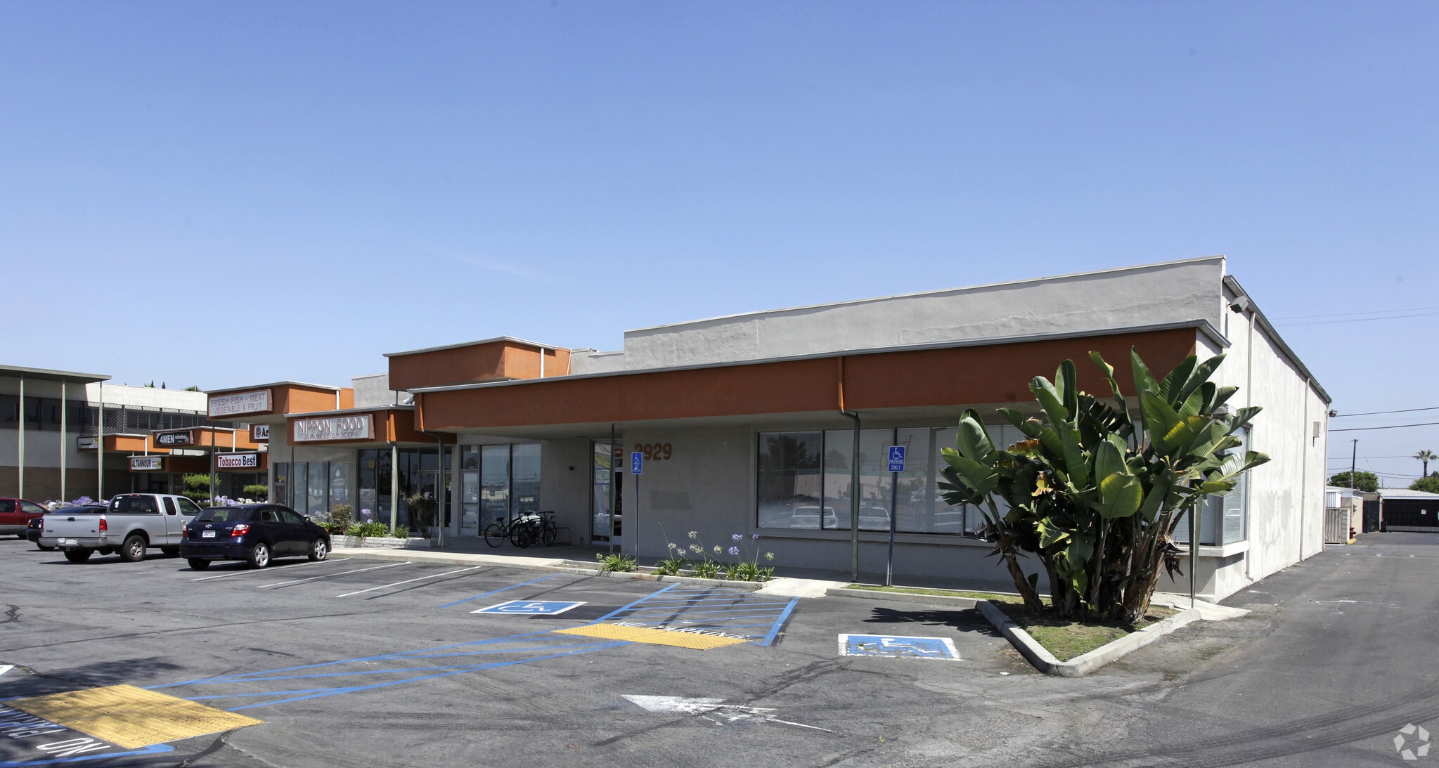 2929-2951 W Ball Rd, Anaheim, CA for Rent