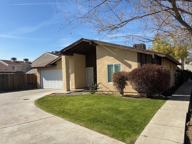 1021 Nimrod Ct, Bakersfield, CA for Sale