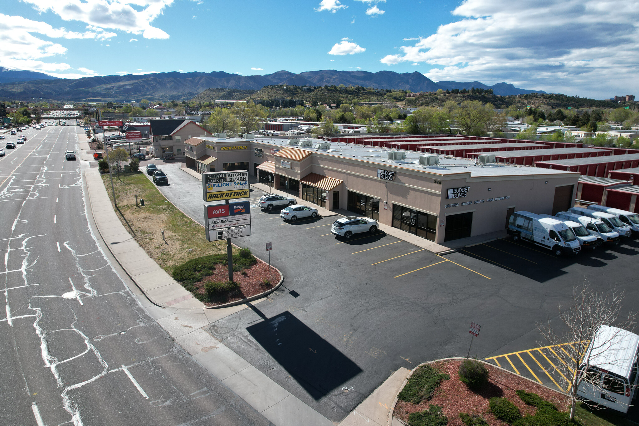 384 Garden Of The Gods Rd, Colorado Springs, CO for Rent